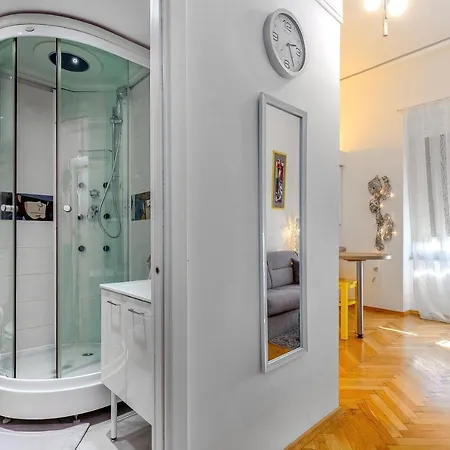 Apartament Piramida *