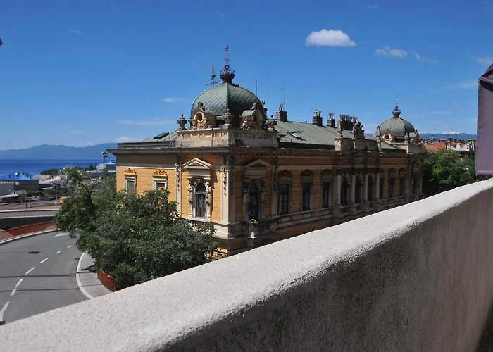 Piramida Apartmán *